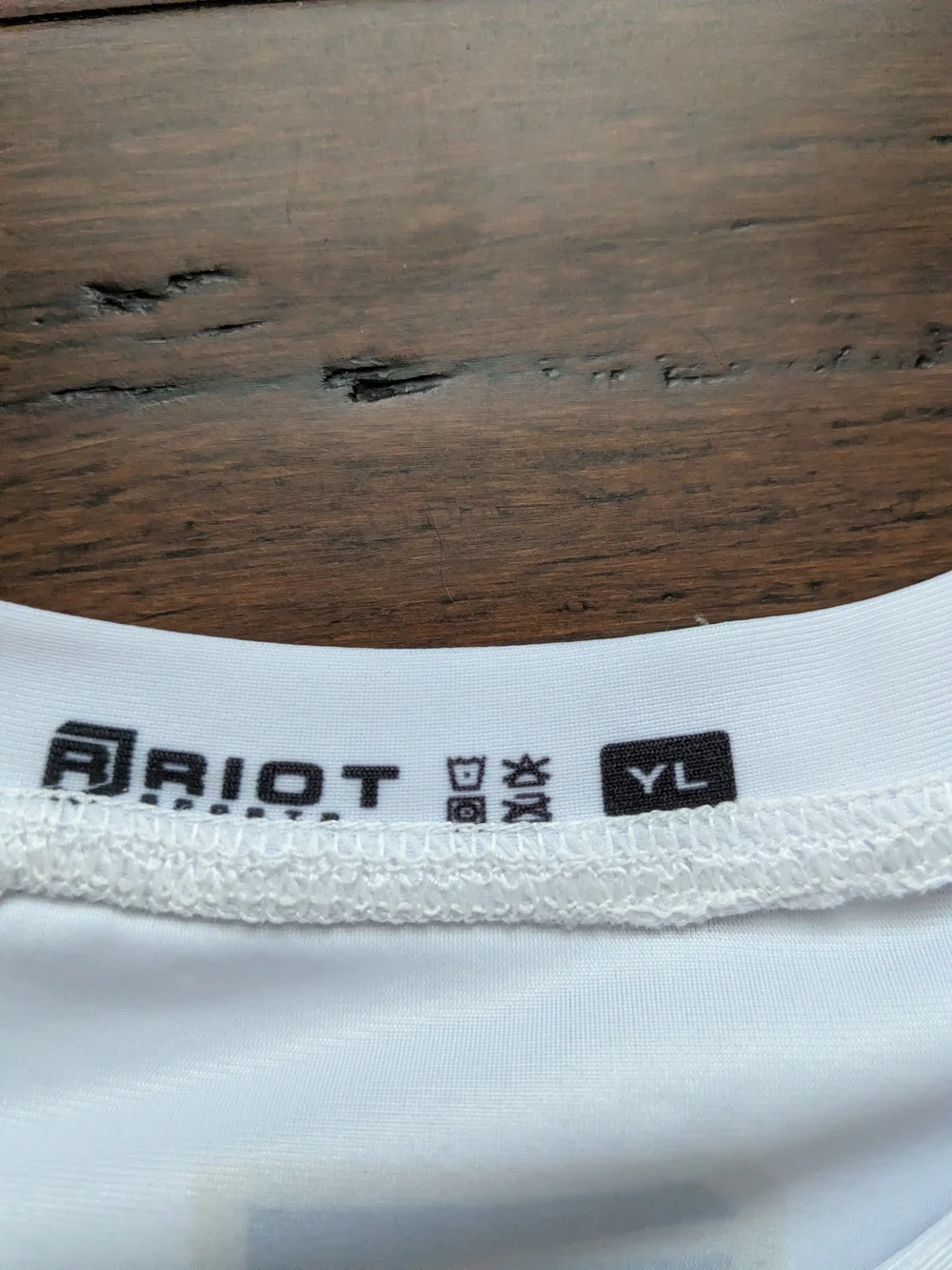 Riot Youth Large Rashguard - Picture 4 of 4